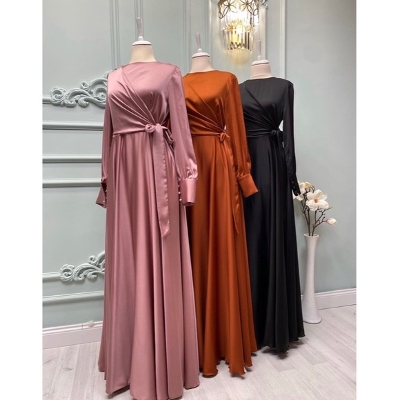 Black Satin Flowy Maxi Evening Dress - Picture 2 of 4